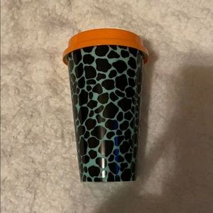 Hot cow cup that changes color